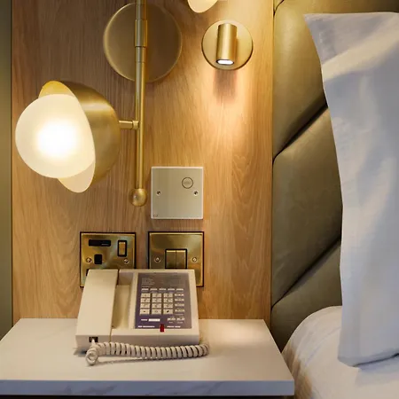 Doubletree By Hilton North Hotel 4*