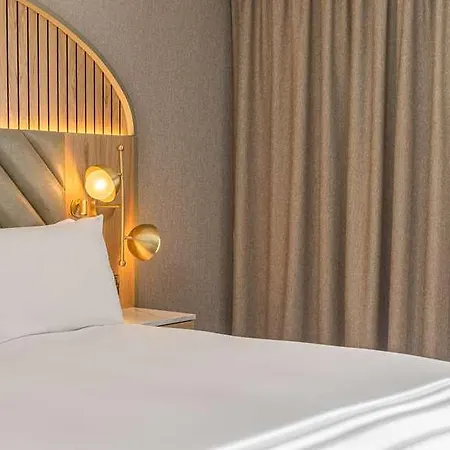 Hotel Doubletree By Hilton North